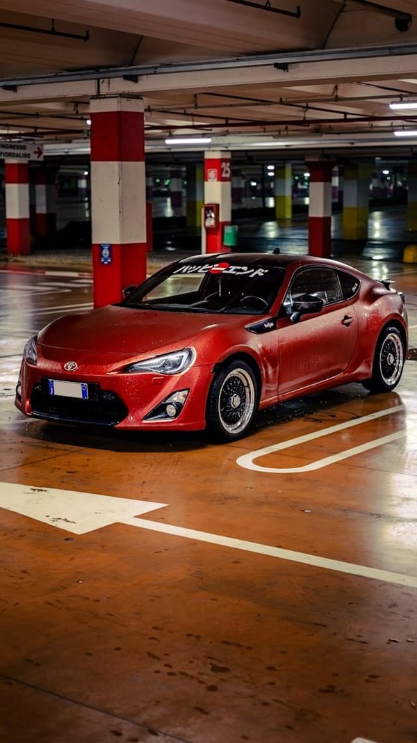 What's the Best Way to Correctly Align a Toyota GT86 for Improved Track Performance?