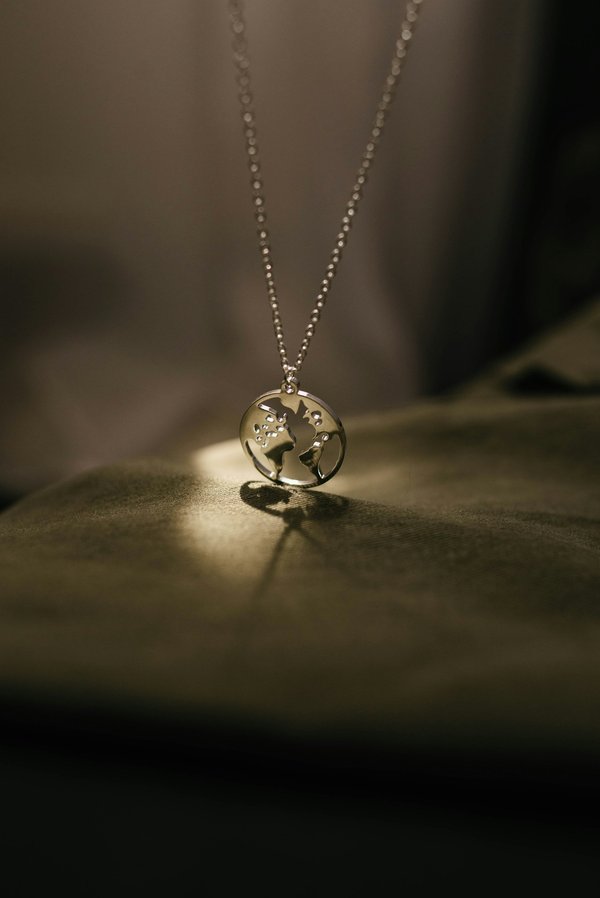 Silver necklaces: high-quality designs and exclusive offers